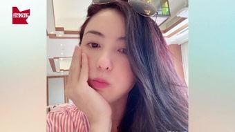 少女嘴微张,少女心动的瞬间