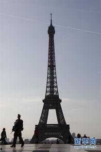 埃菲尔铁塔下,埃菲尔铁塔下的巴黎风情掠影