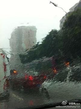 狂风啊暴雨啊,大自然的怒吼与洗礼